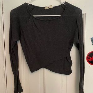 Gray long sleeve crop top